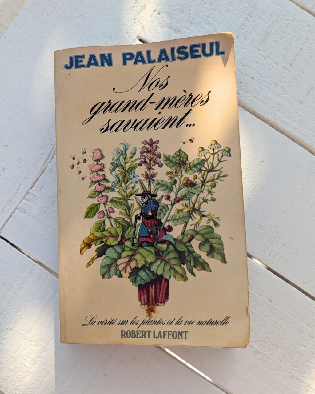 Instagram post from essenciae.naturo. This post is in position 8.